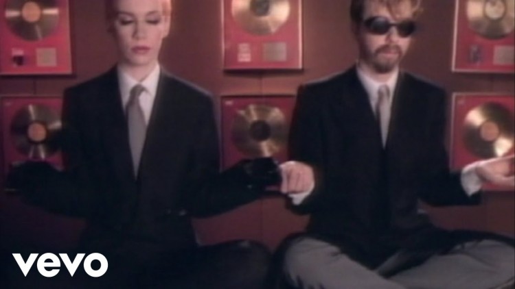 Eurythmics-Sweet-Dreams-Are-Made-Of-This-Official-Video